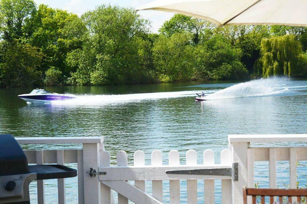 Mallard Lodge Cirencester Zewnętrze zdjęcie